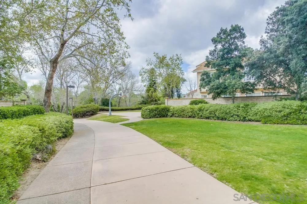 303 Brookview Ct