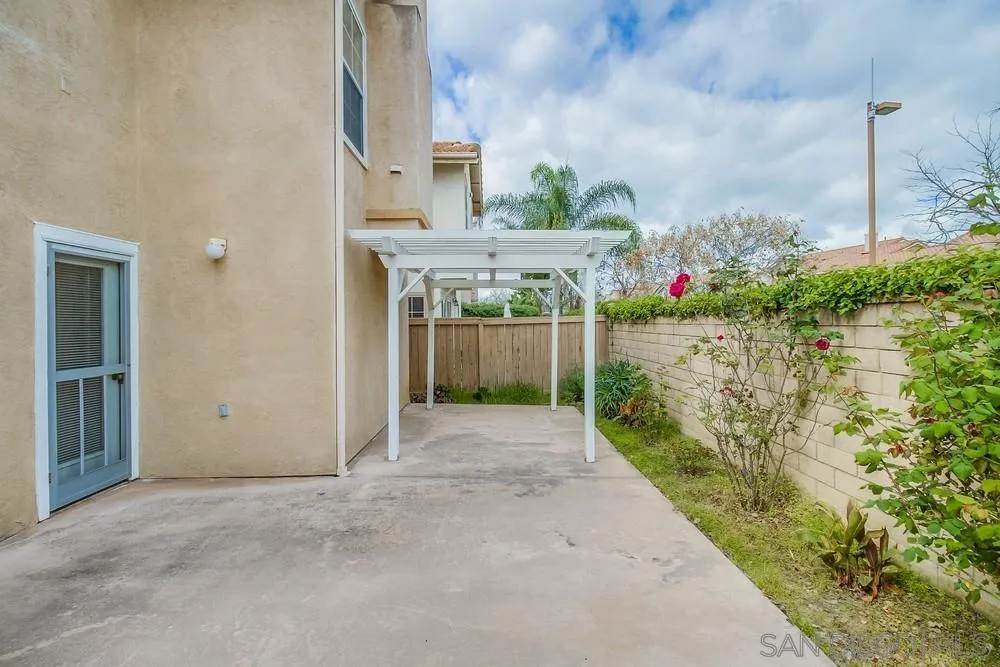 303 Brookview Ct