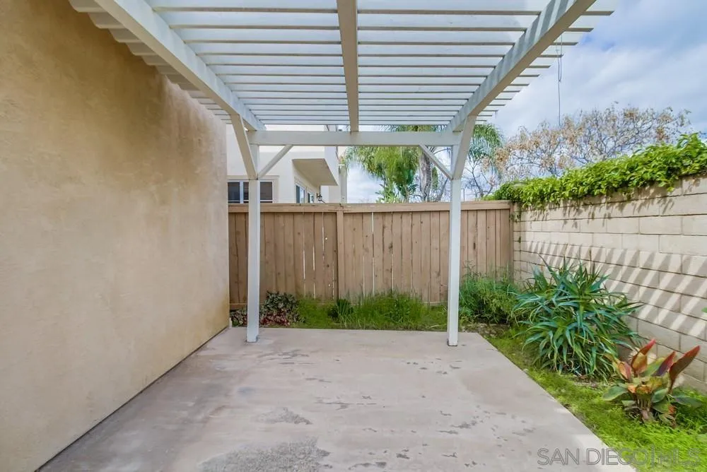 303 Brookview Ct