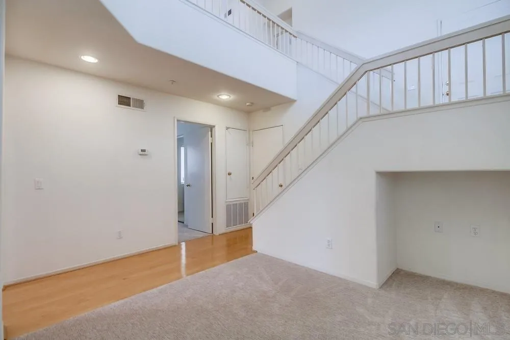 303 Brookview Ct