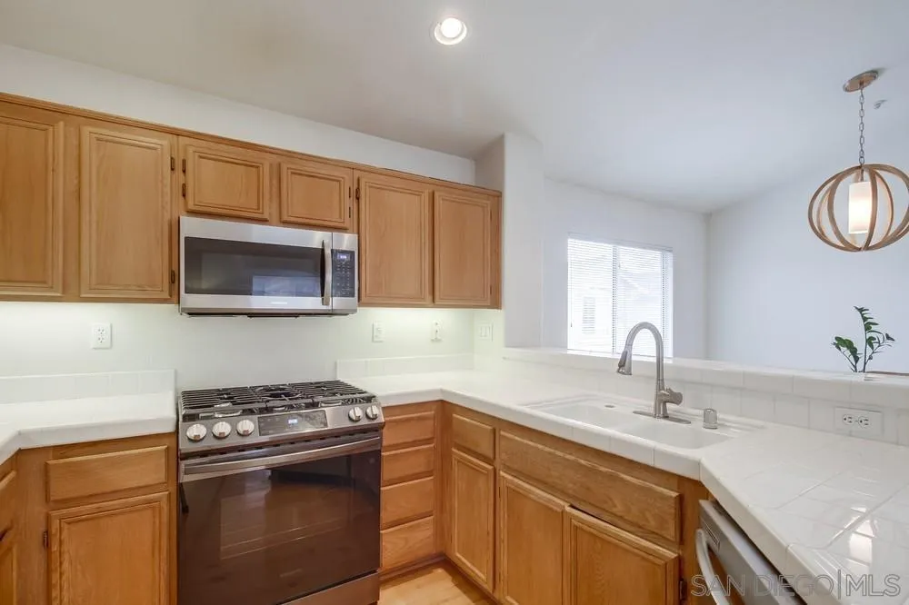 303 Brookview Ct