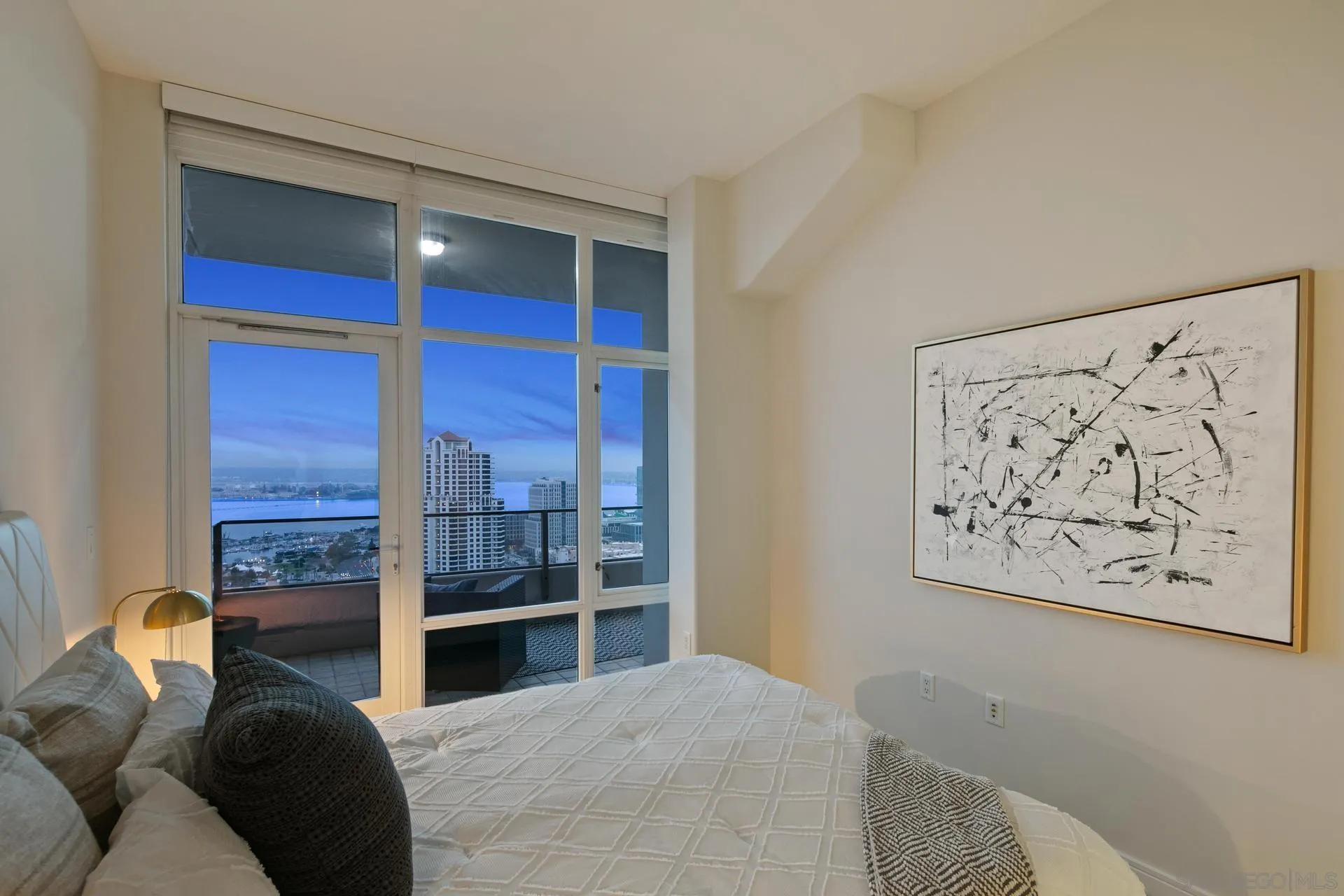 550 Front St. Unit 2304