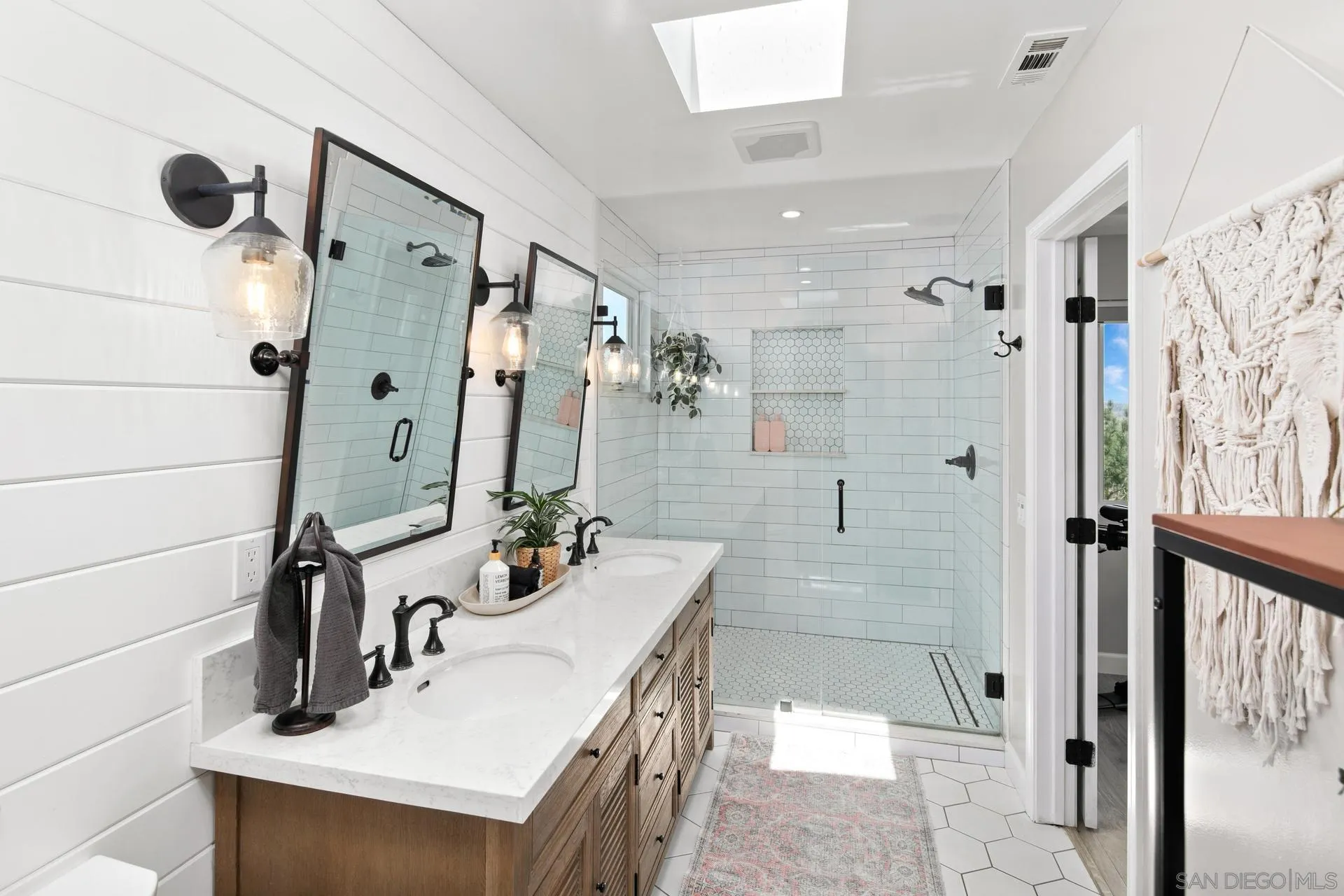 4882 Lucille Place