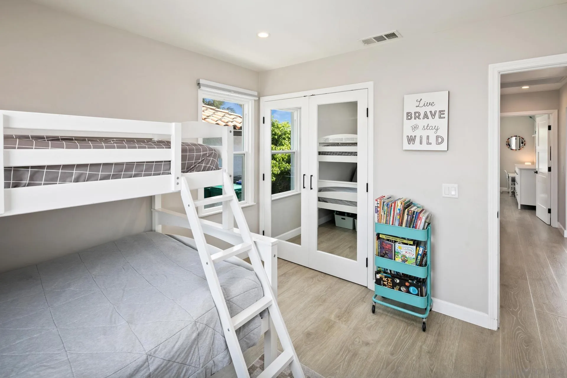 4882 Lucille Place
