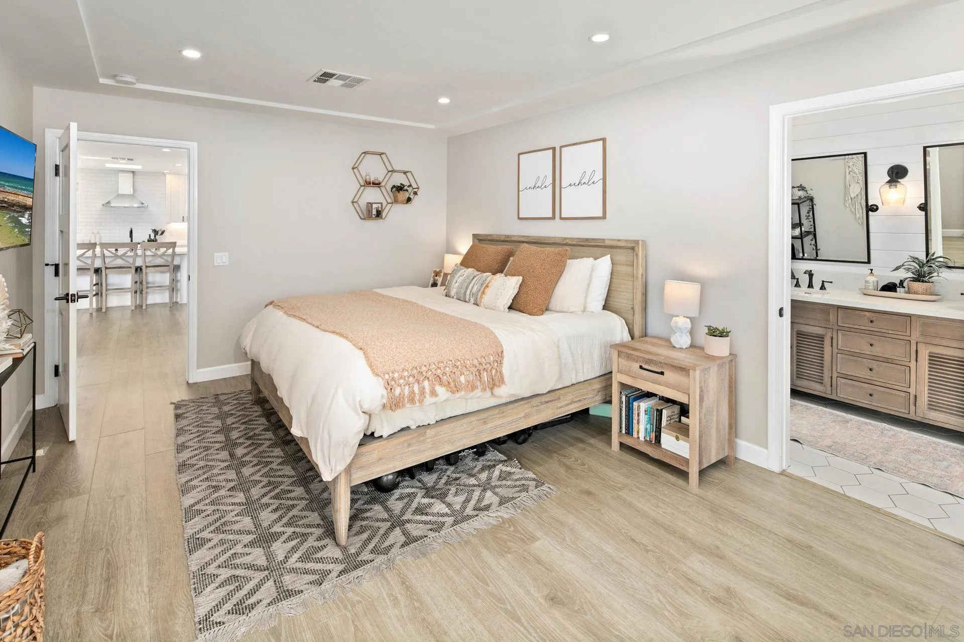 4882 Lucille Place
