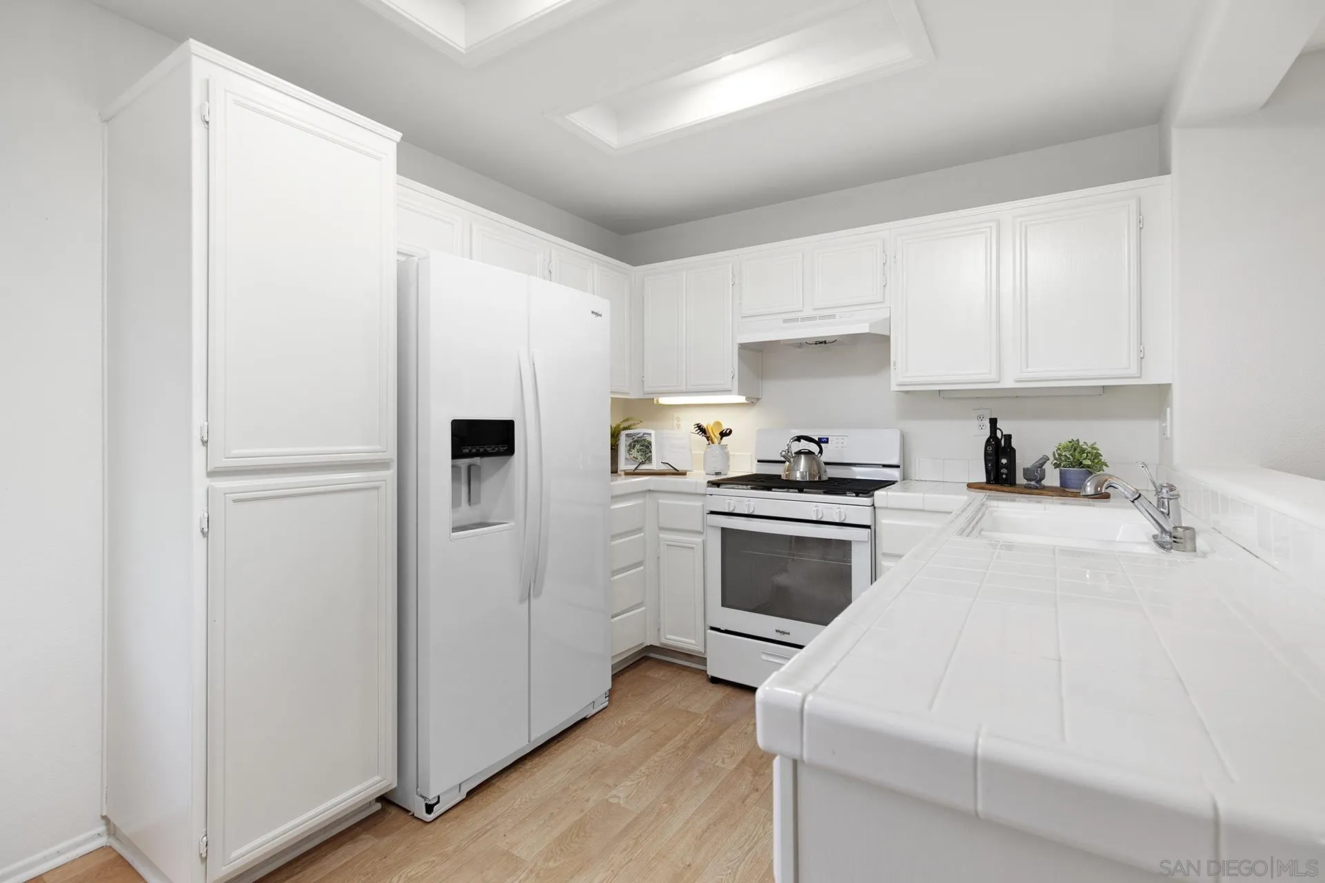 10288 Wateridge Cir Unit 250