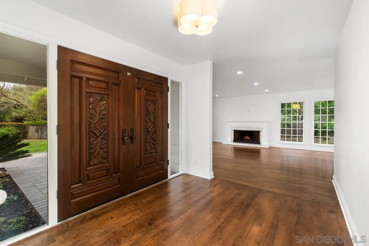 6229 La Jolla Mesa Dr