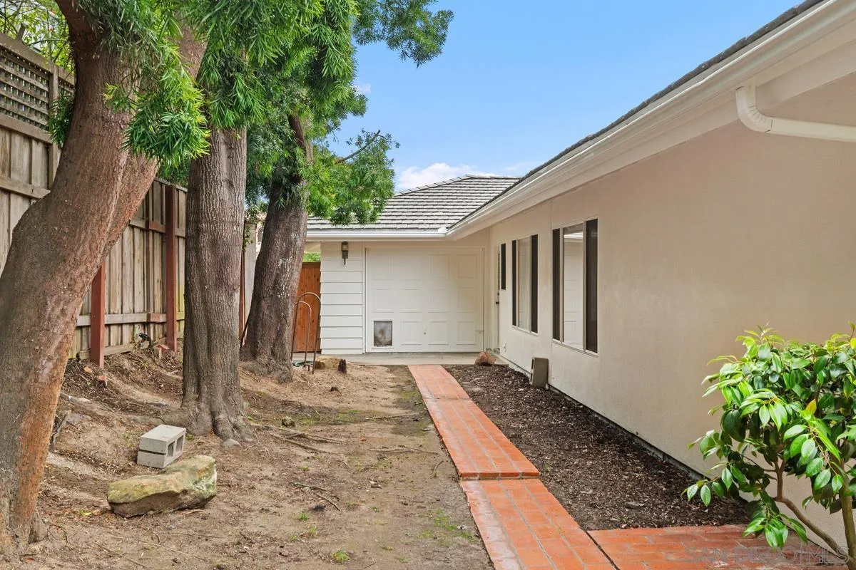 6229 La Jolla Mesa Dr