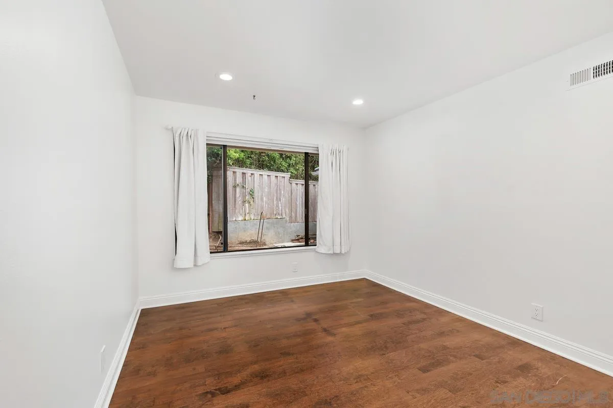 6229 La Jolla Mesa Dr