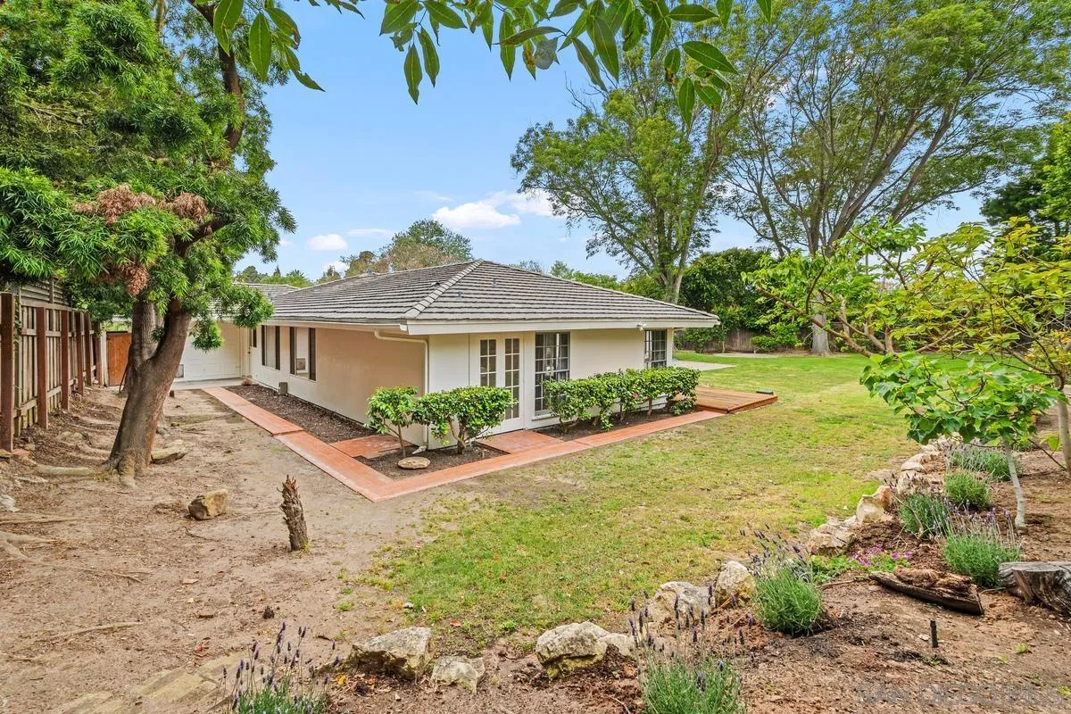 6229 La Jolla Mesa Dr