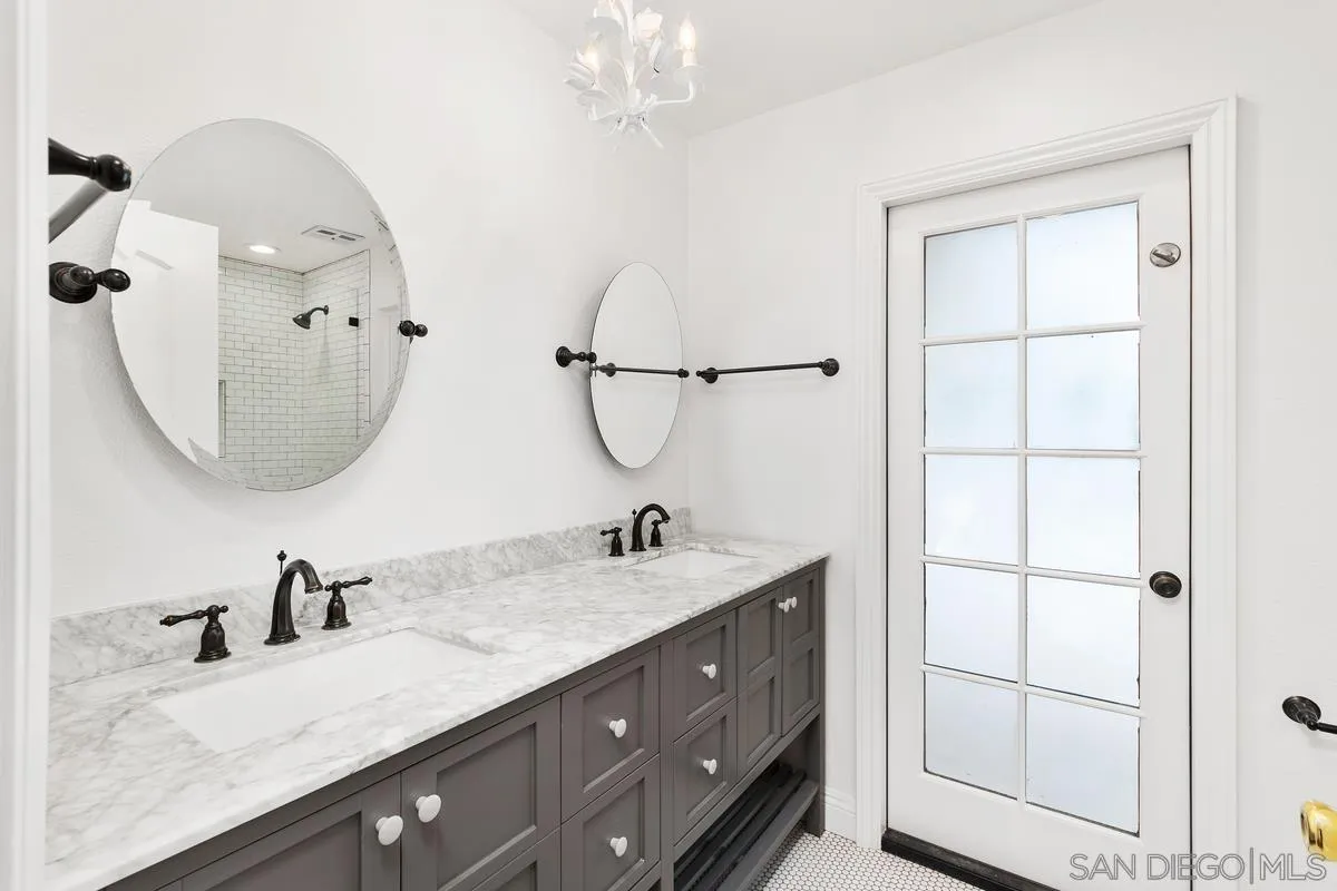 6229 La Jolla Mesa Dr