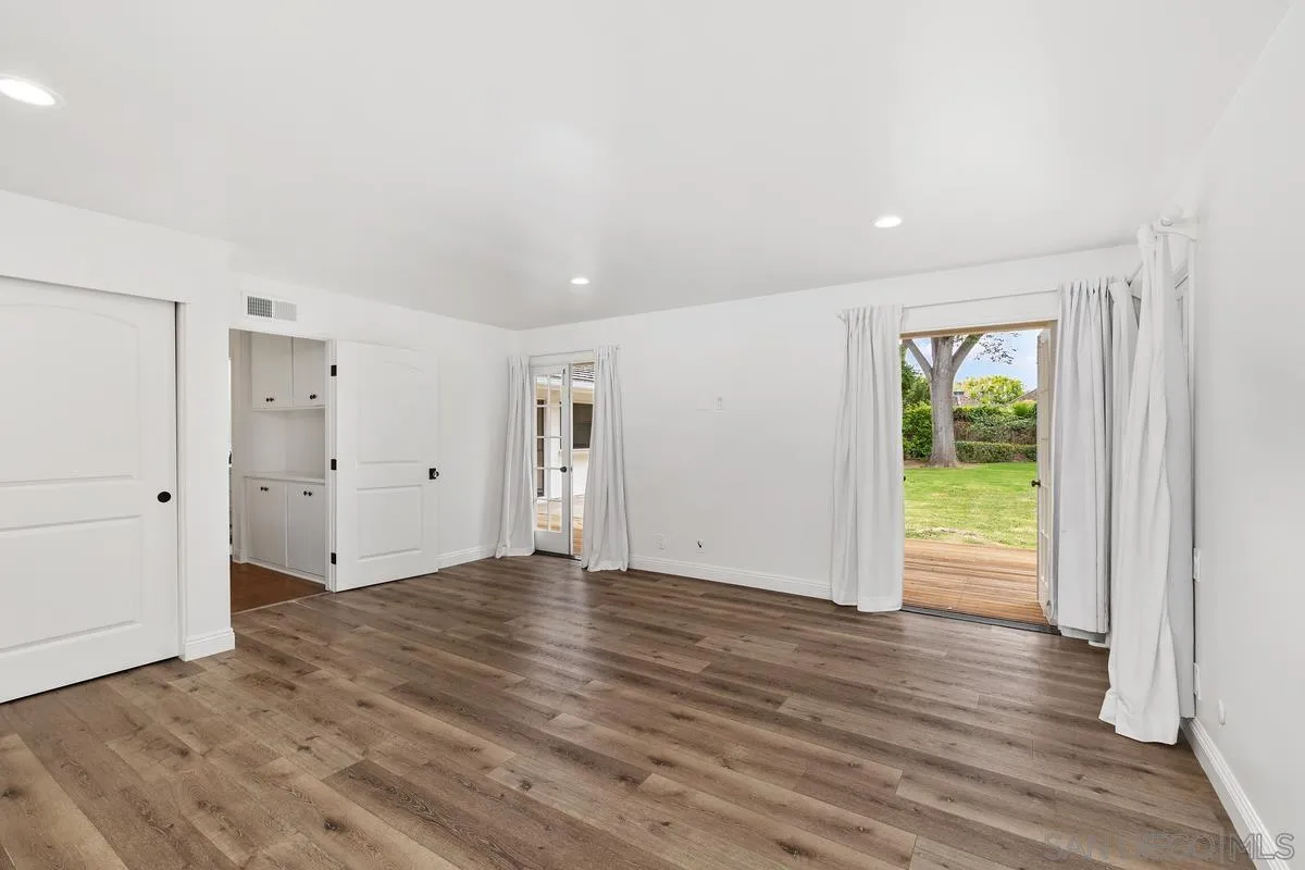 6229 La Jolla Mesa Dr