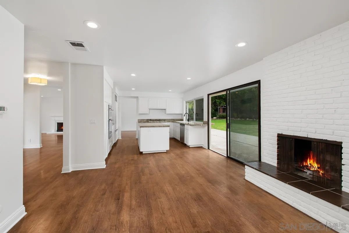 6229 La Jolla Mesa Dr