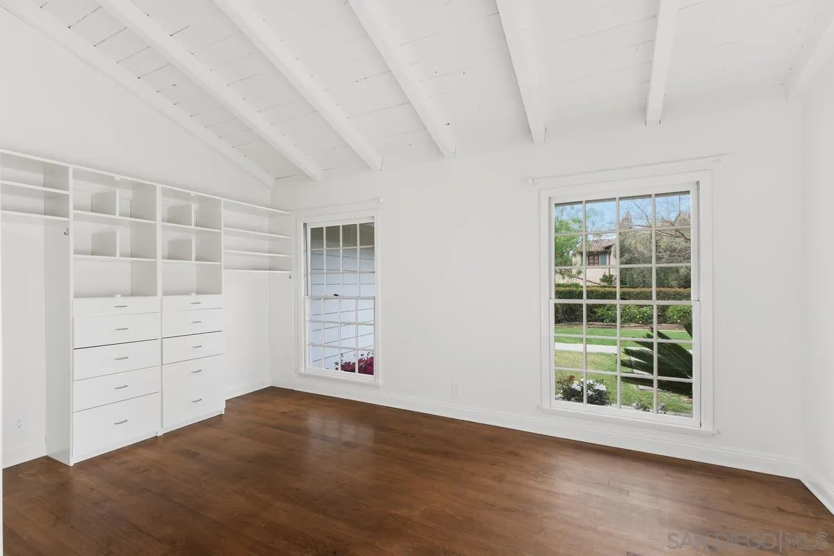 6229 La Jolla Mesa Dr