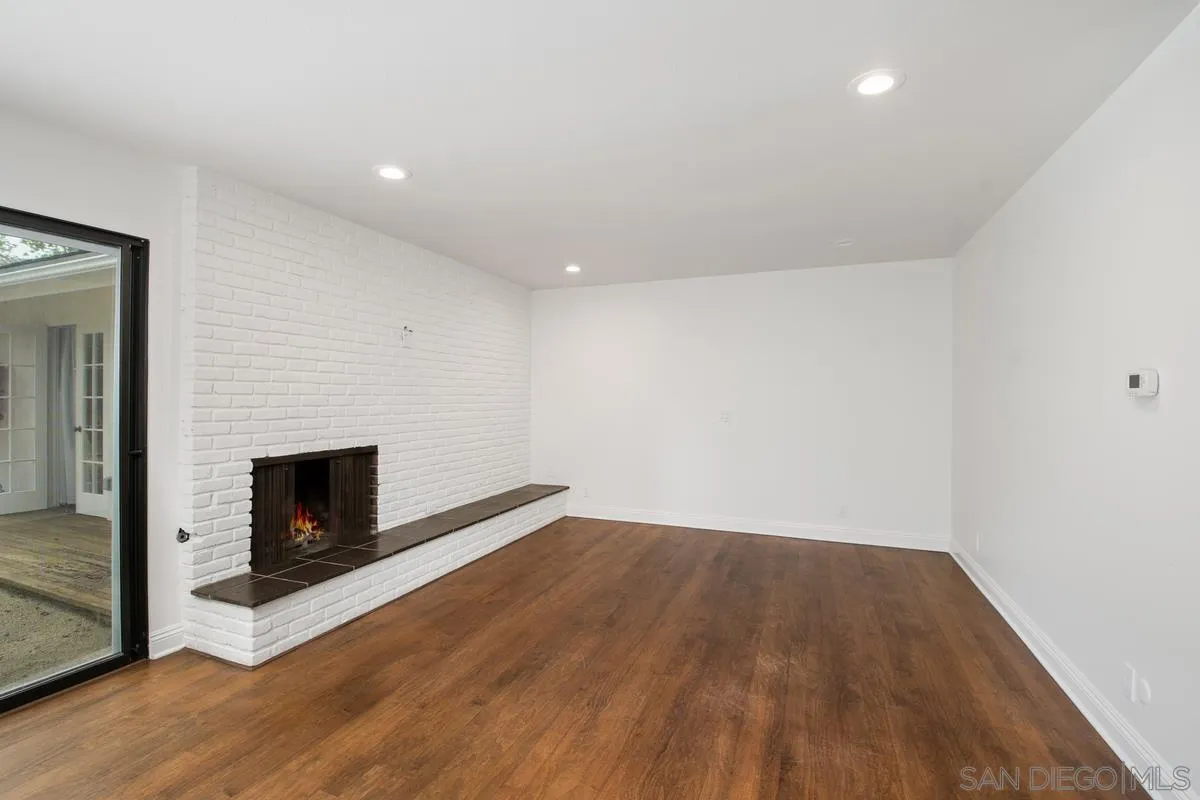 6229 La Jolla Mesa Dr
