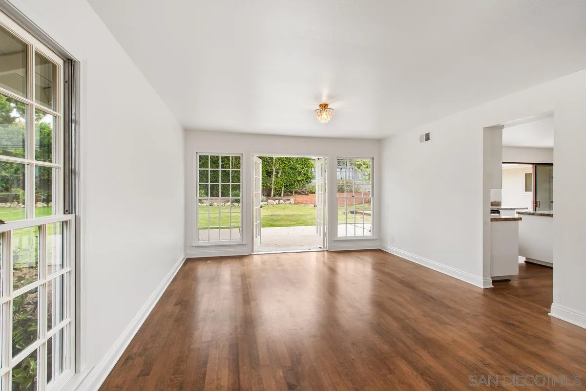 6229 La Jolla Mesa Dr