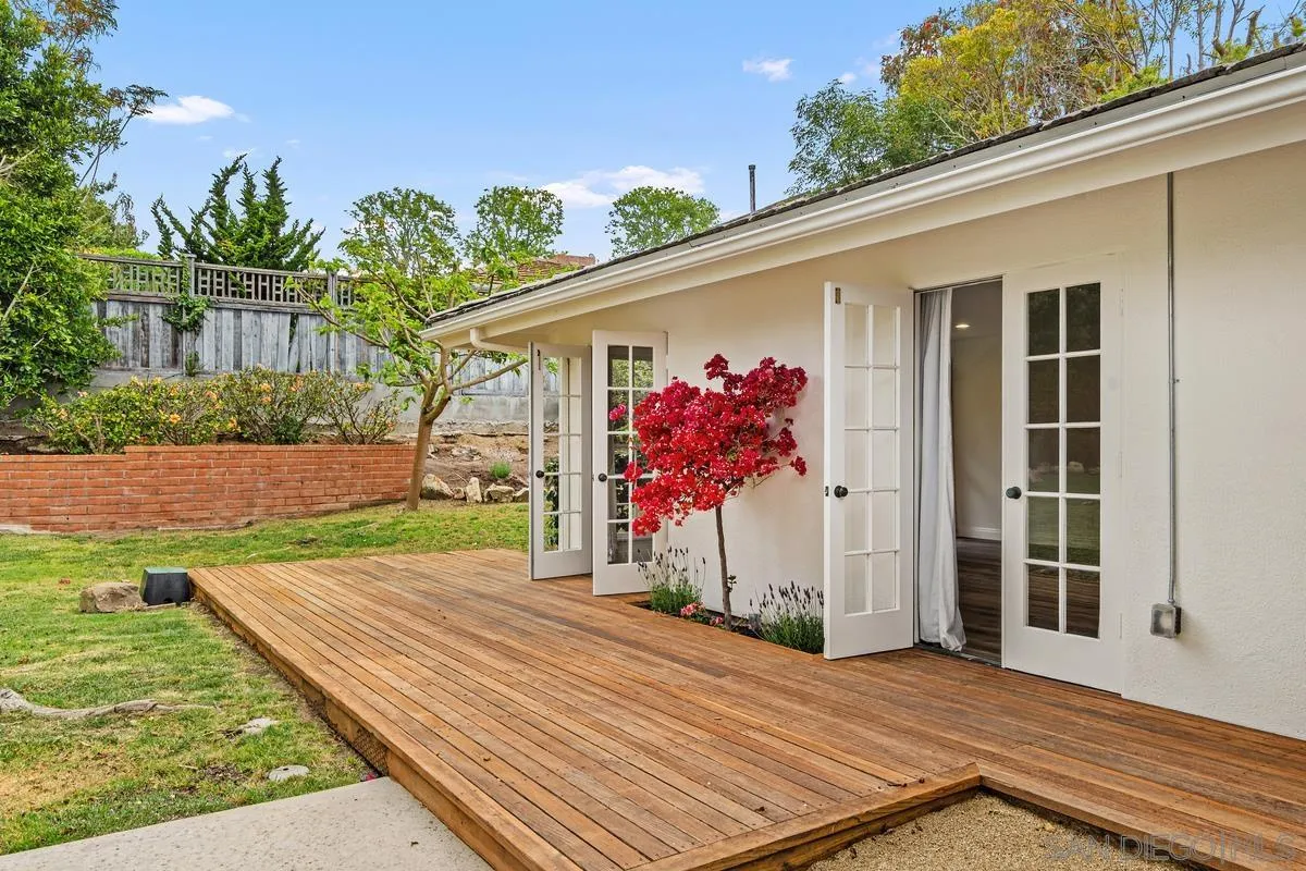 6229 La Jolla Mesa Dr