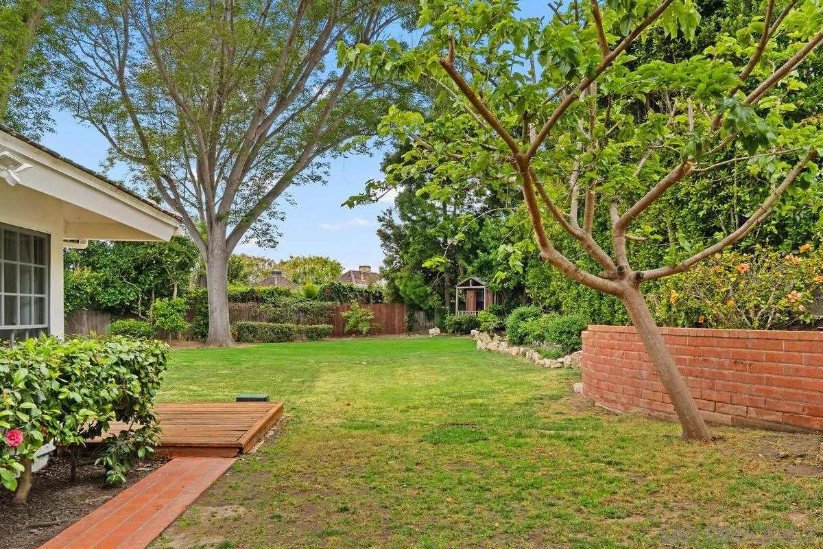 6229 La Jolla Mesa Dr