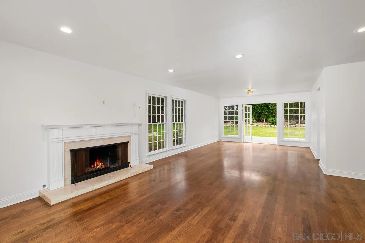 6229 La Jolla Mesa Dr