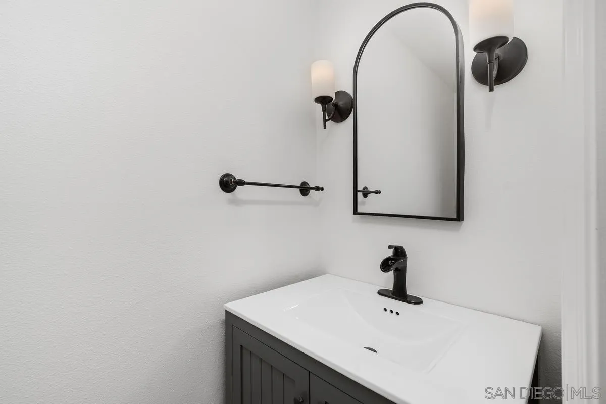6229 La Jolla Mesa Dr