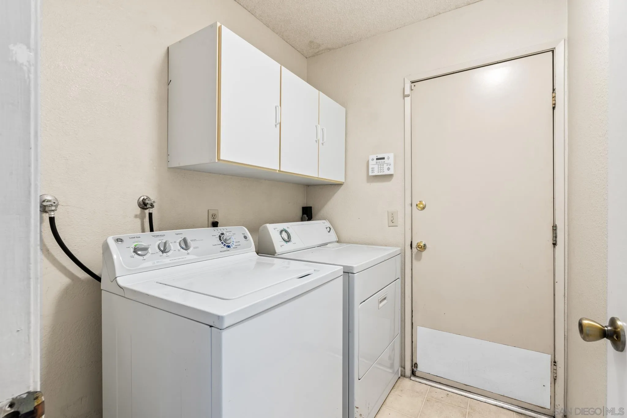 9136 Kensett Pl