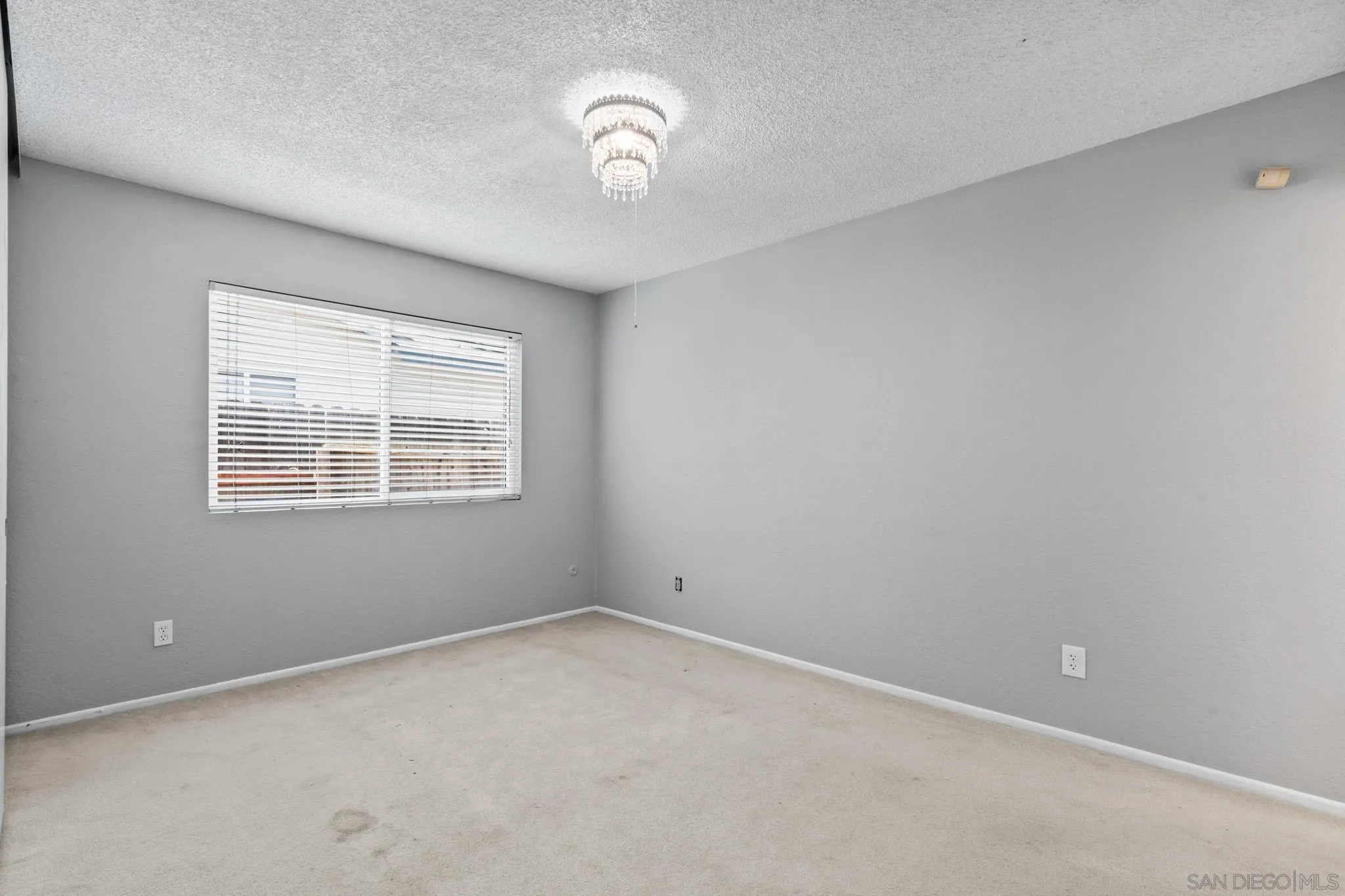9136 Kensett Pl