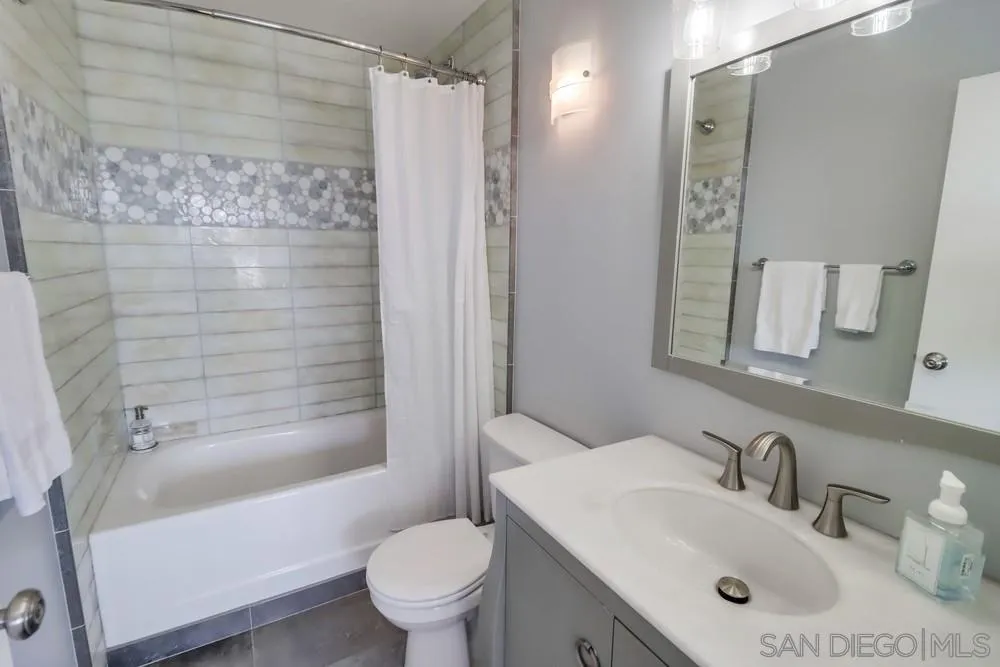 4944 Cass St Unit 804