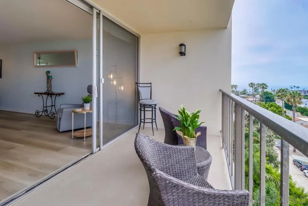 4944 Cass St Unit 804