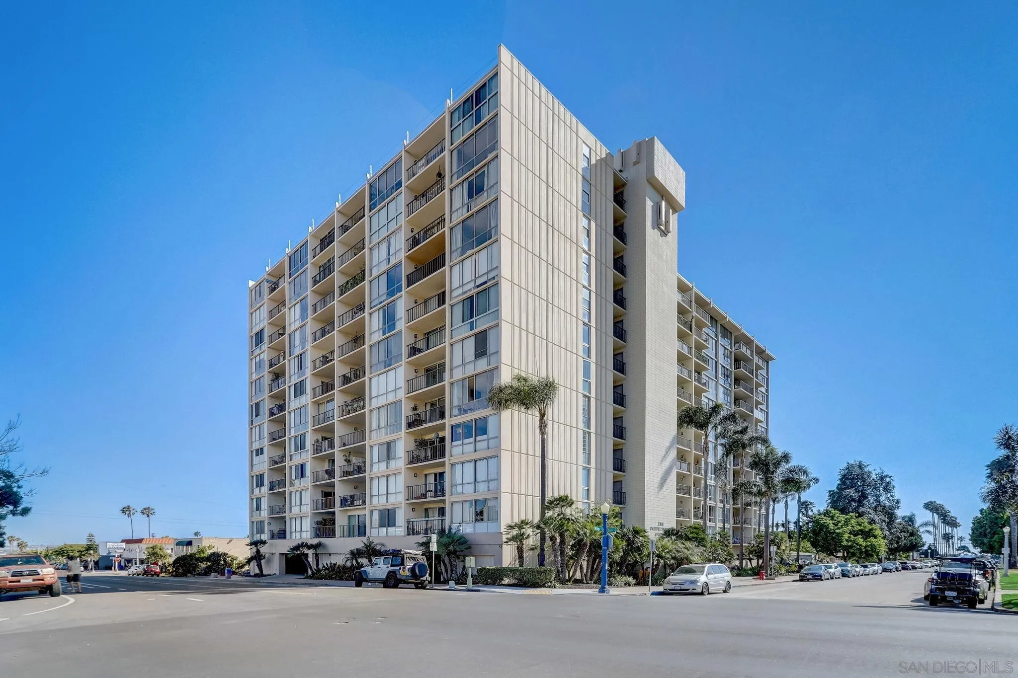 4944 Cass St Unit 804