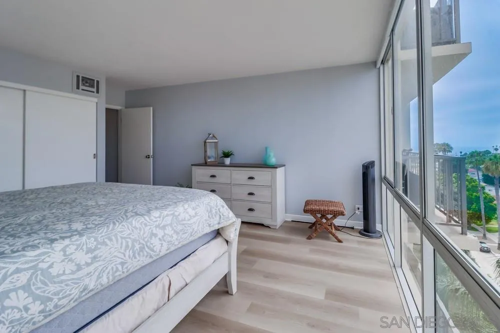 4944 Cass St Unit 804
