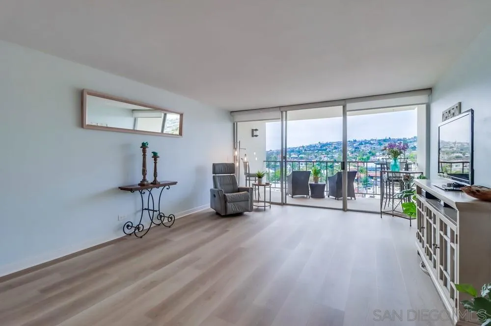 4944 Cass St Unit 804