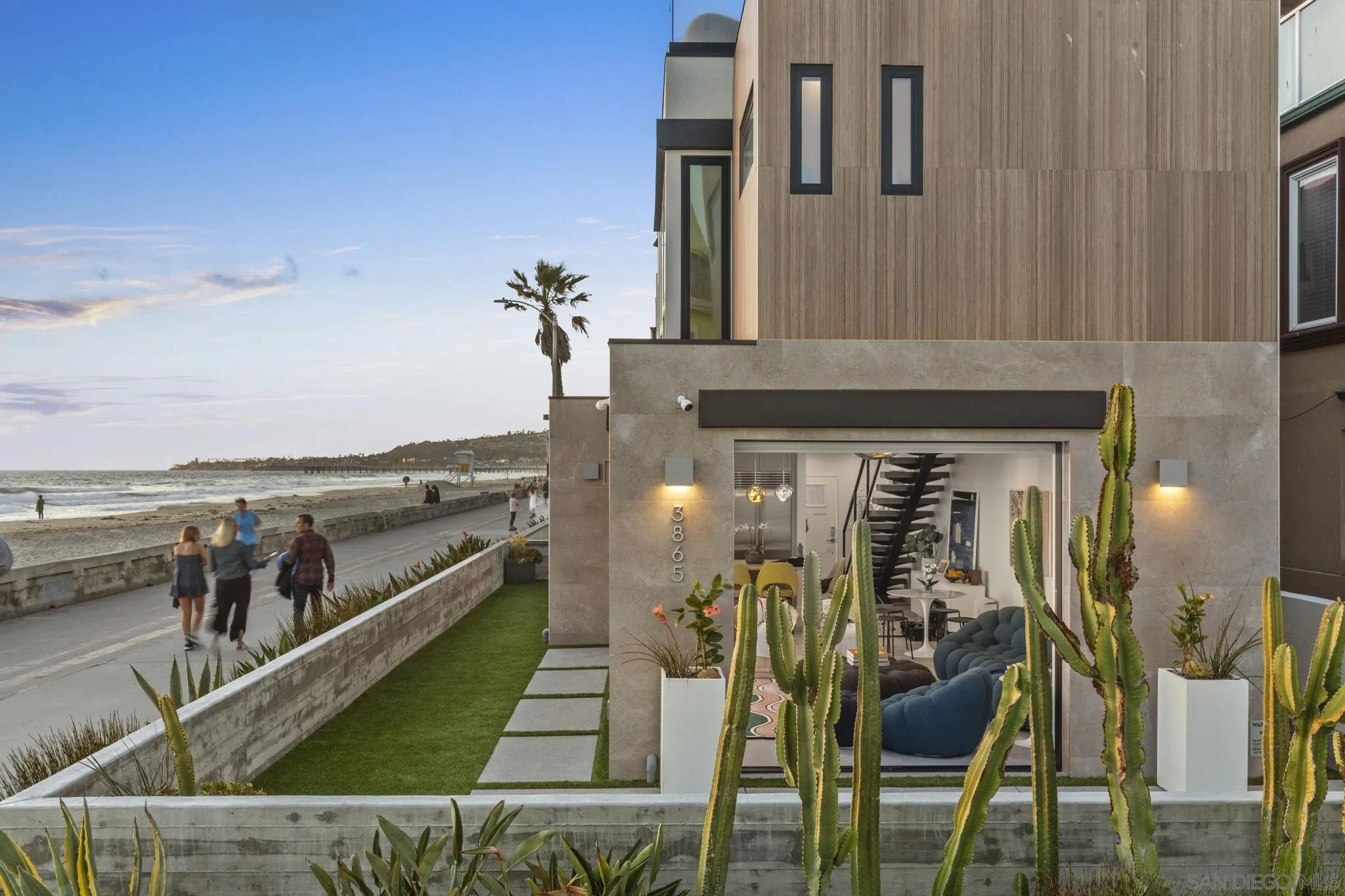 3865 Ocean Front Walk