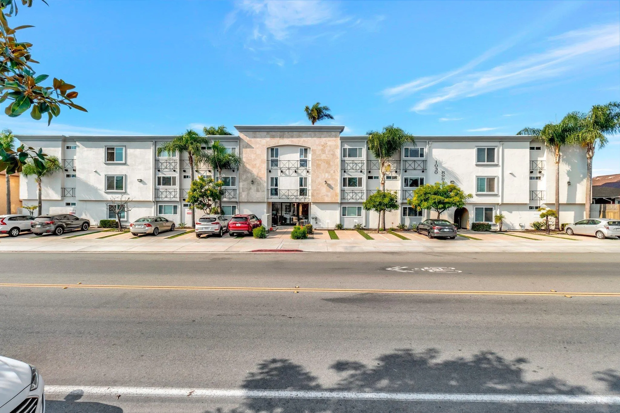 1030 Robinson Ave Unit 204
