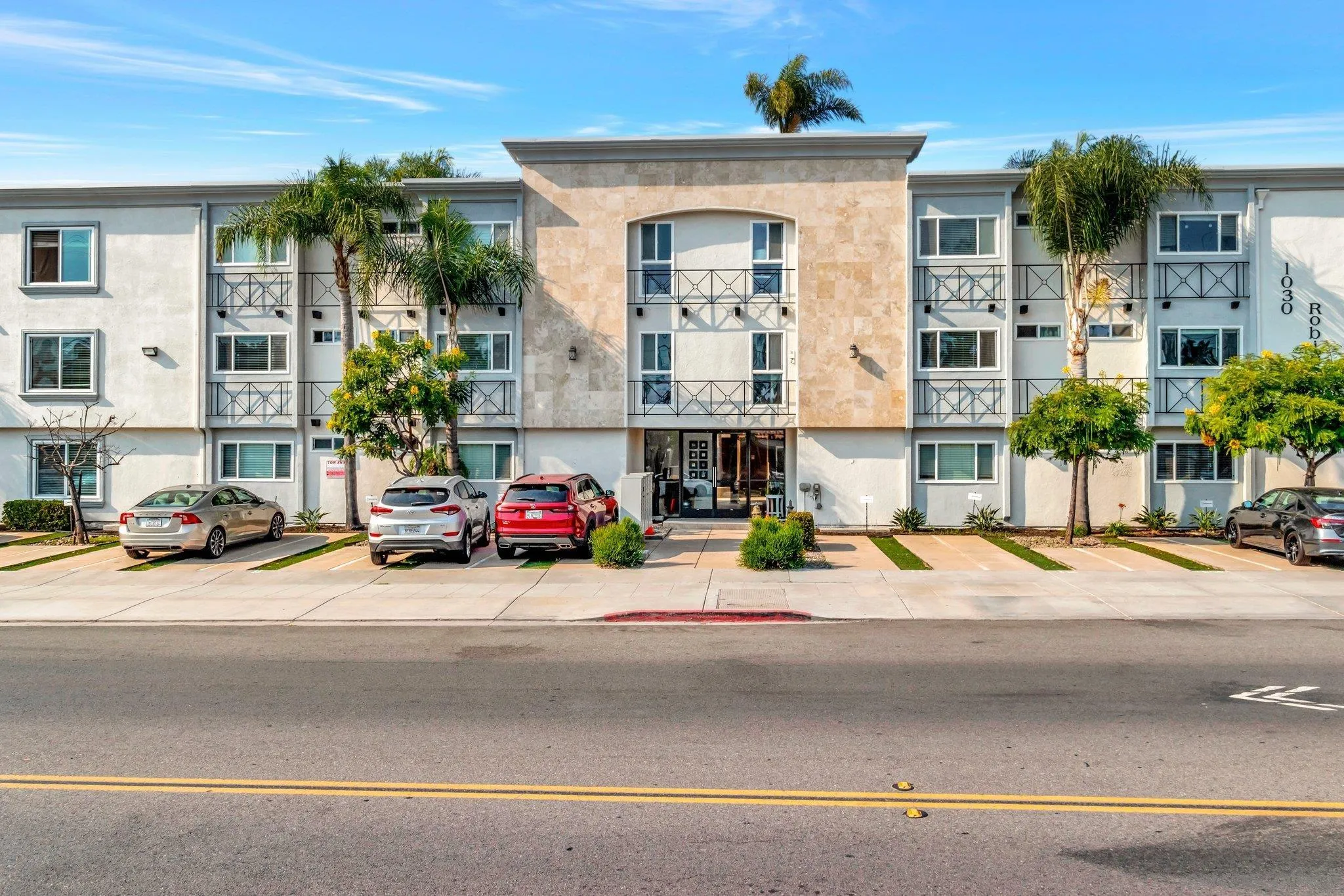 1030 Robinson Ave Unit 204