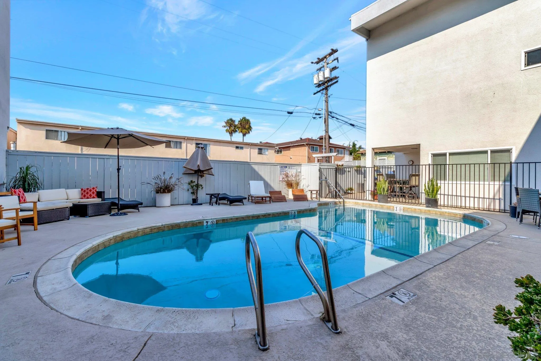 1030 Robinson Ave Unit 204