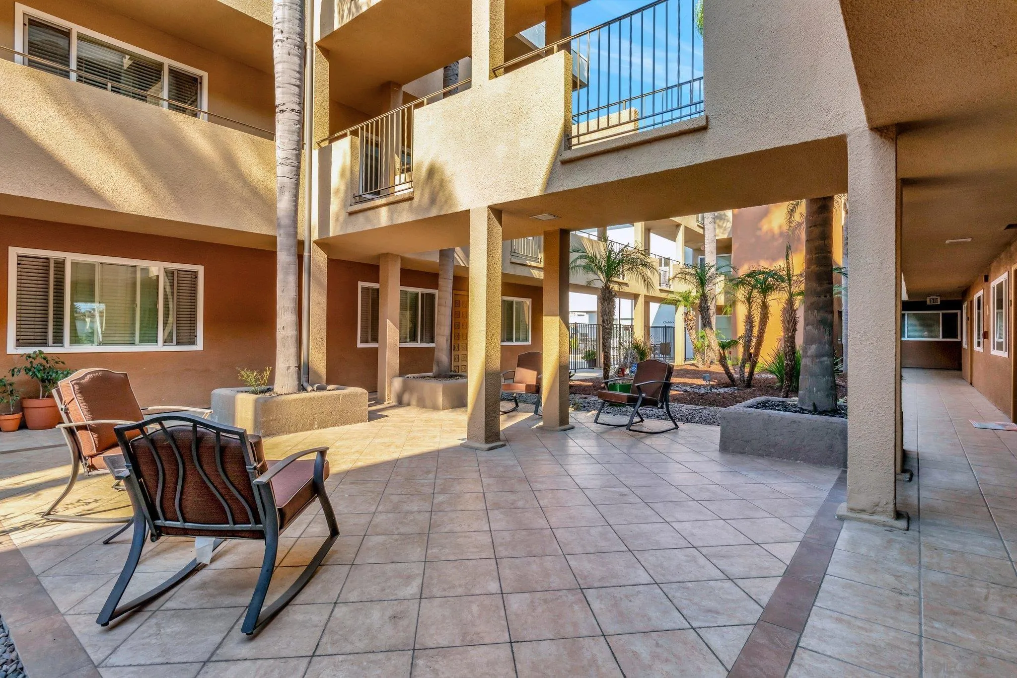 1030 Robinson Ave Unit 204