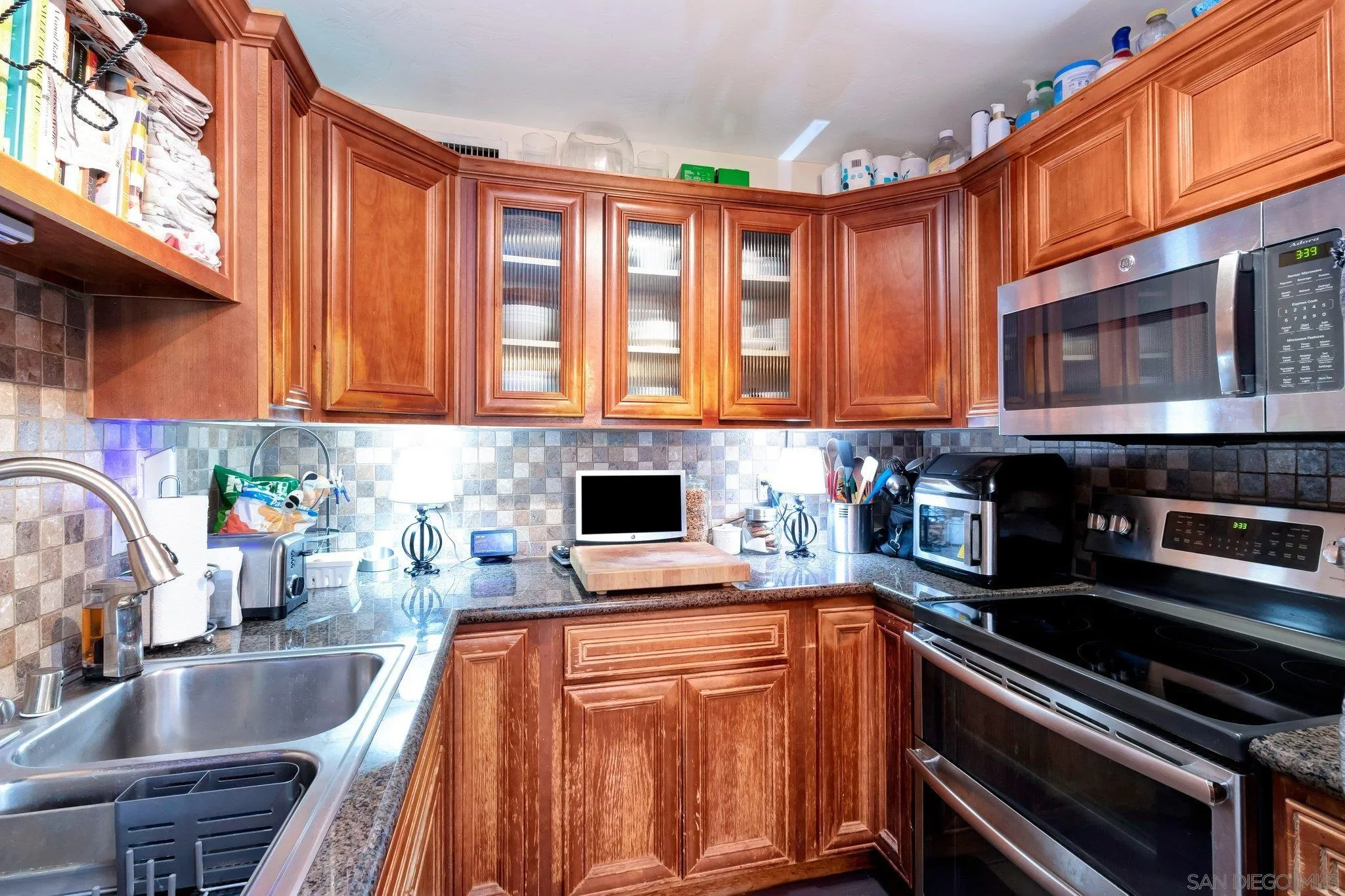 1030 Robinson Ave Unit 204