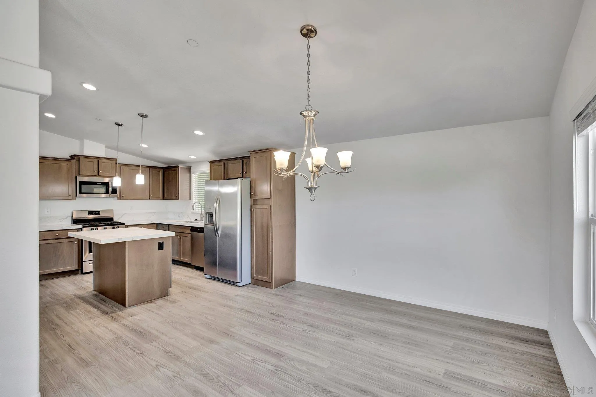 12451 Mirar De Valle