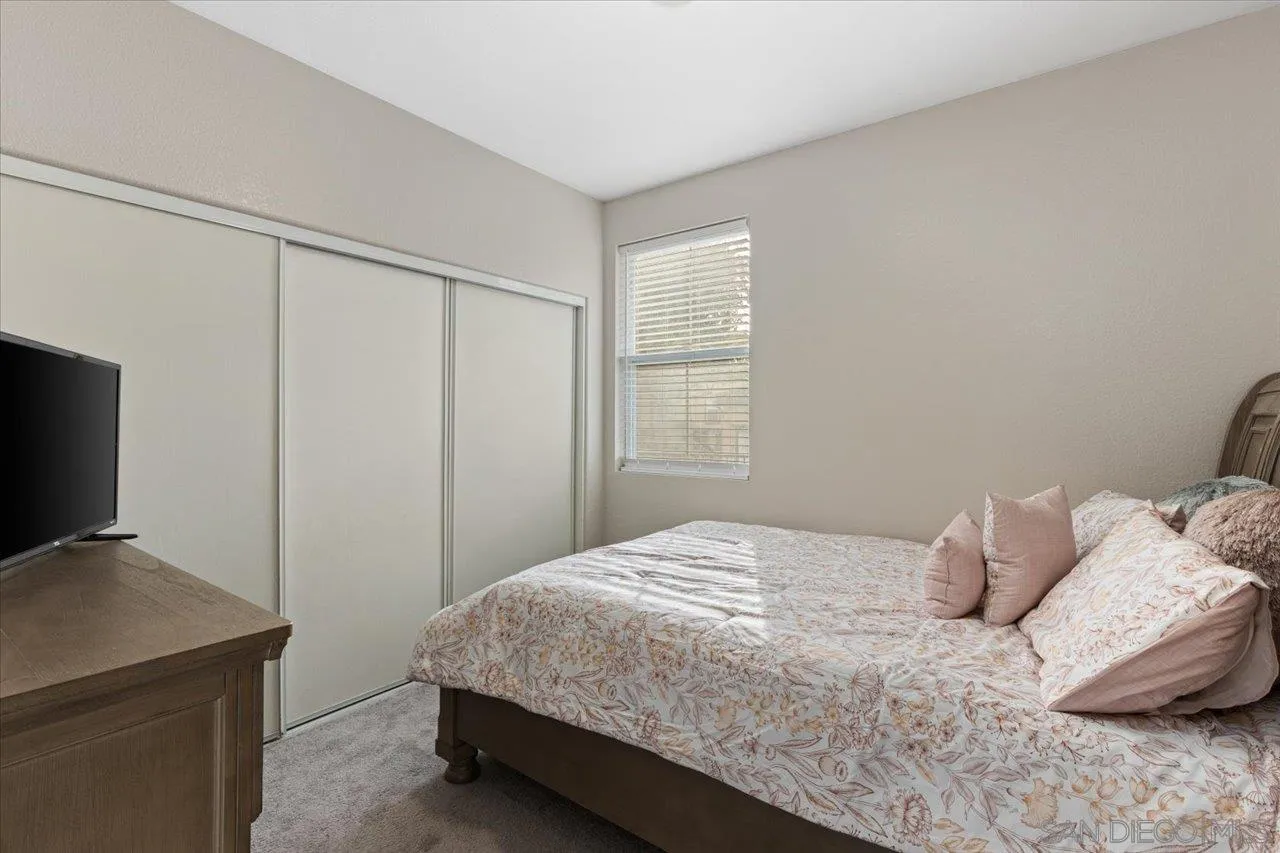4464 Avenida Aquila