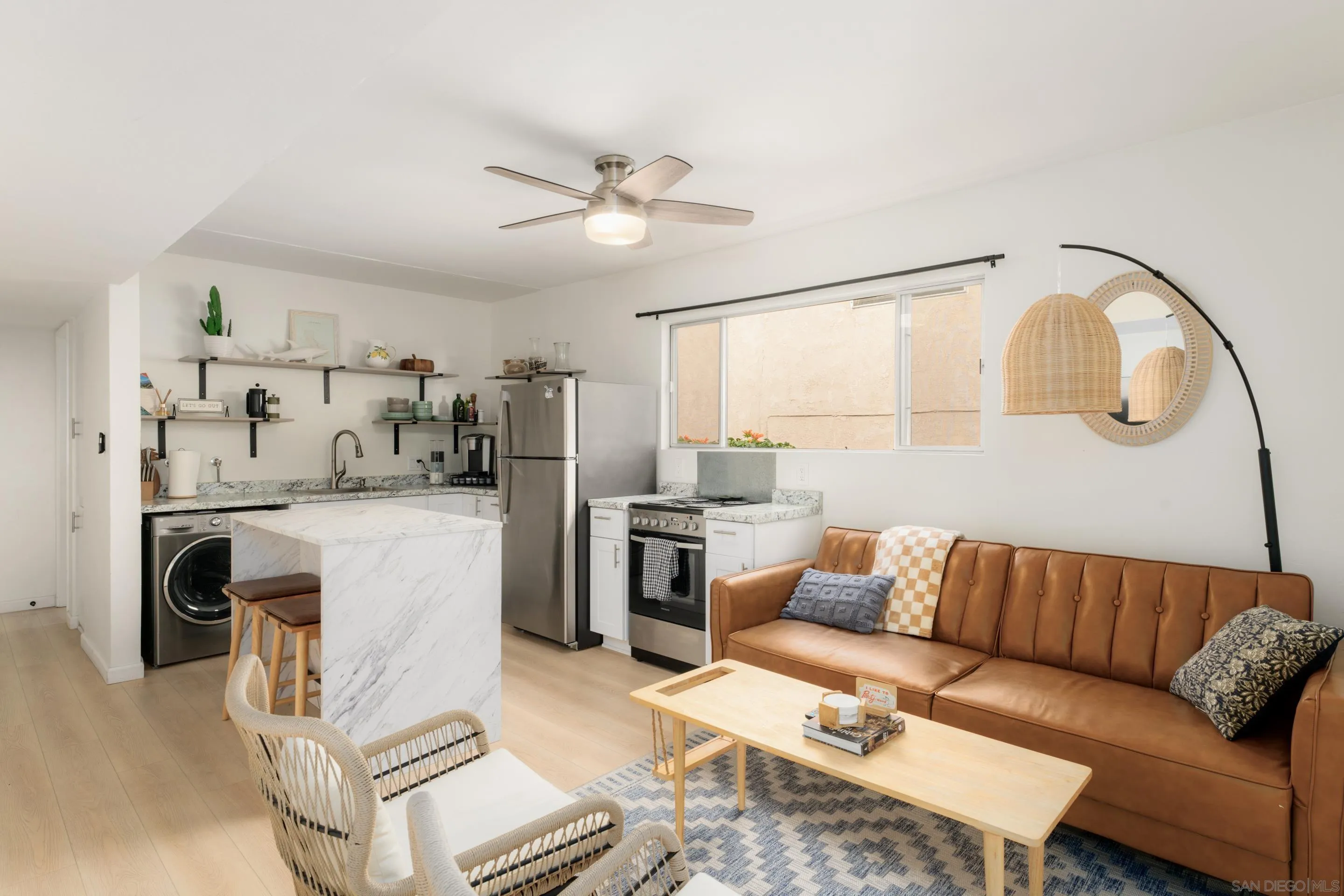 3560 Moultrie