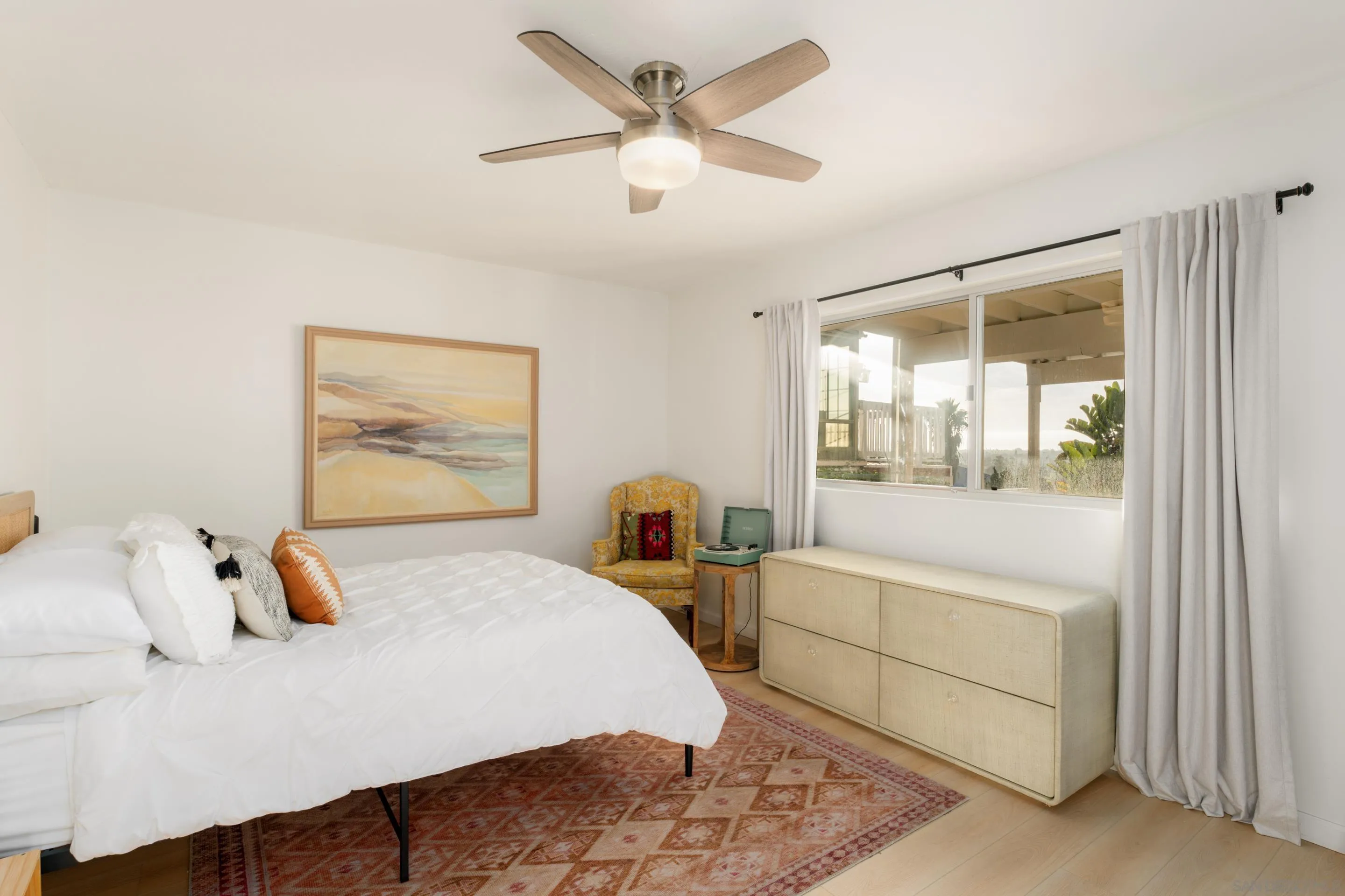 3560 Moultrie