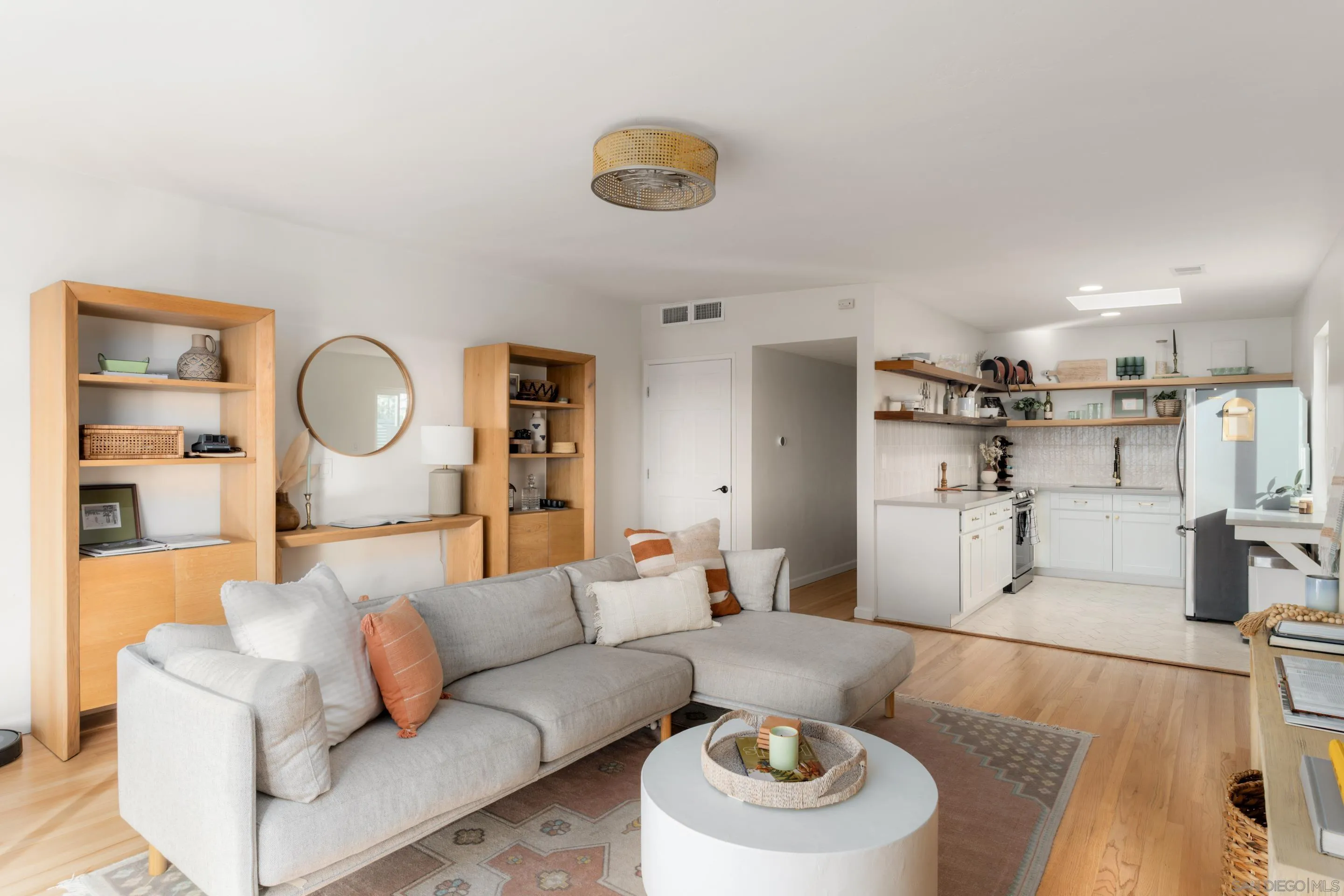 3560 Moultrie