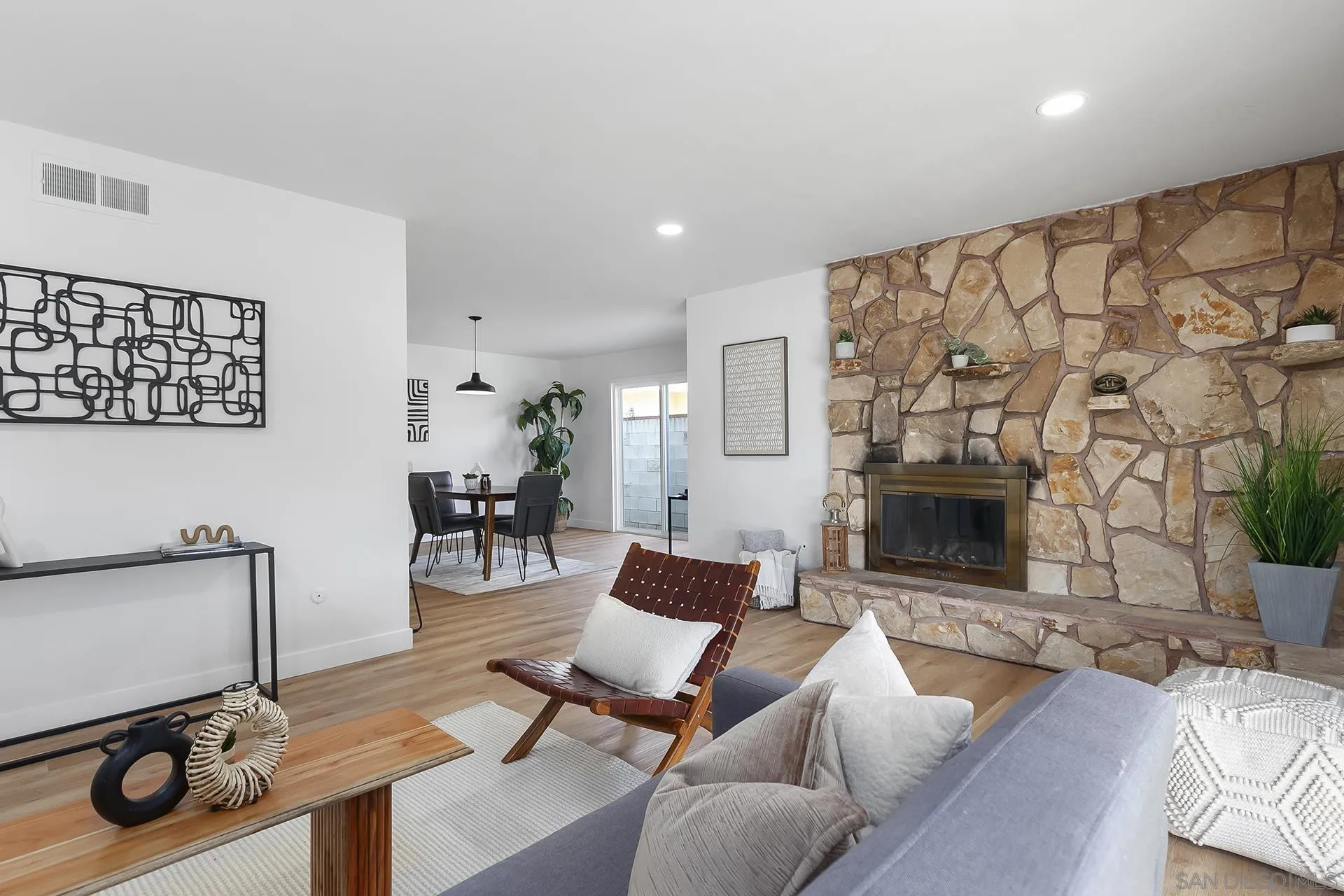 4431 Mount Bigelow Dr