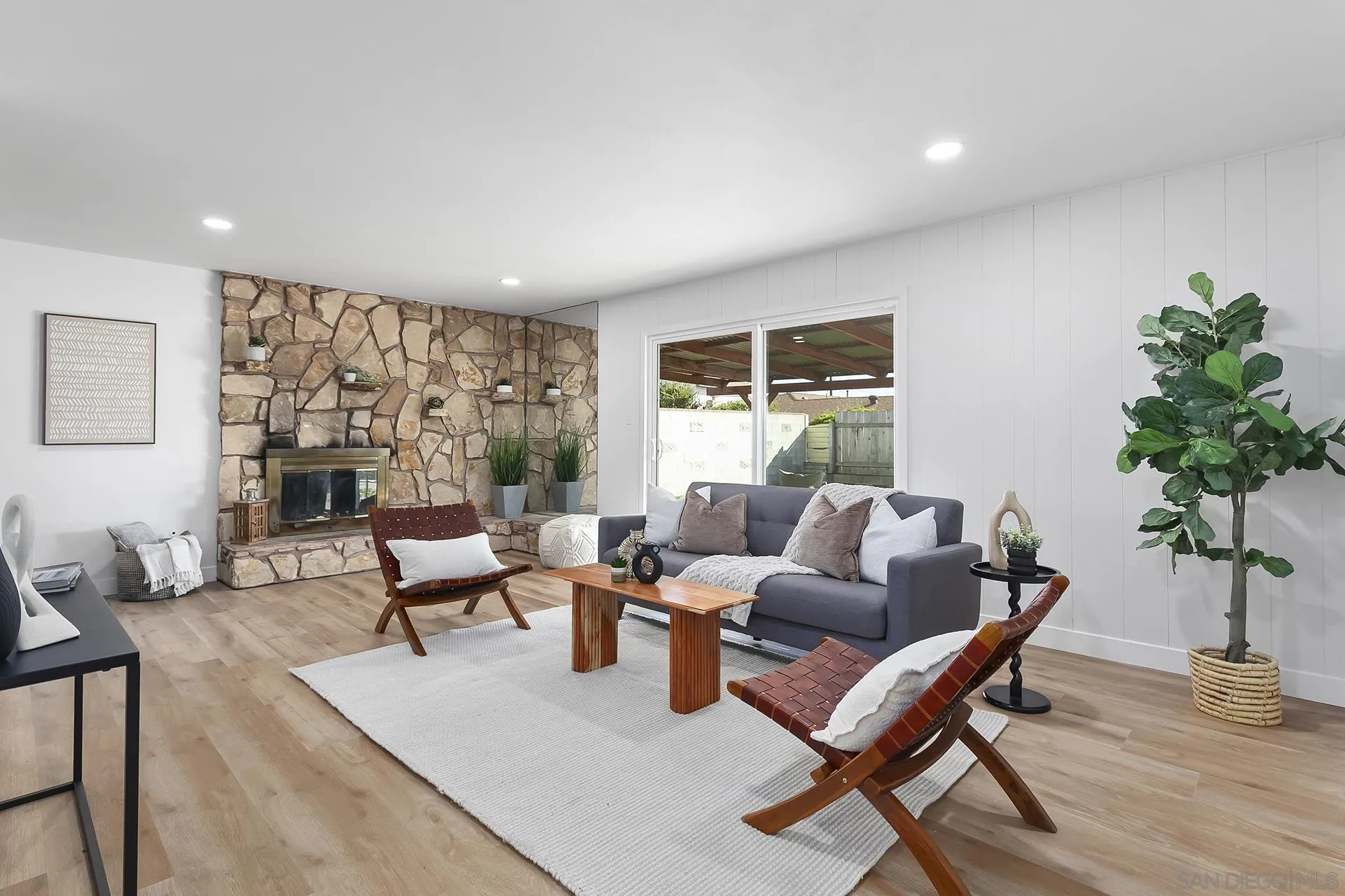 4431 Mount Bigelow Dr