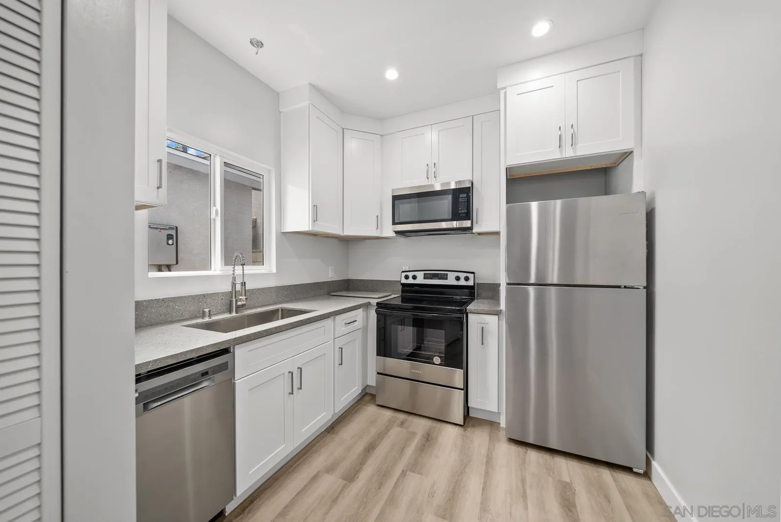 4469-75 Altadena Avenue