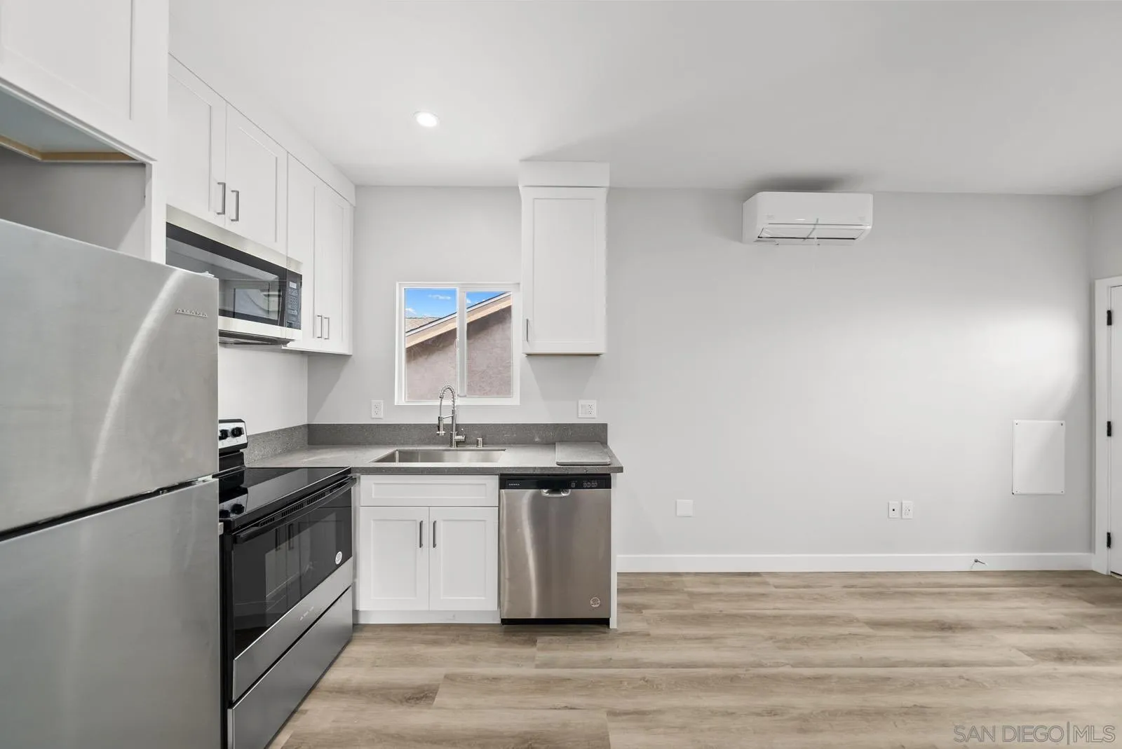 4469-75 Altadena Avenue