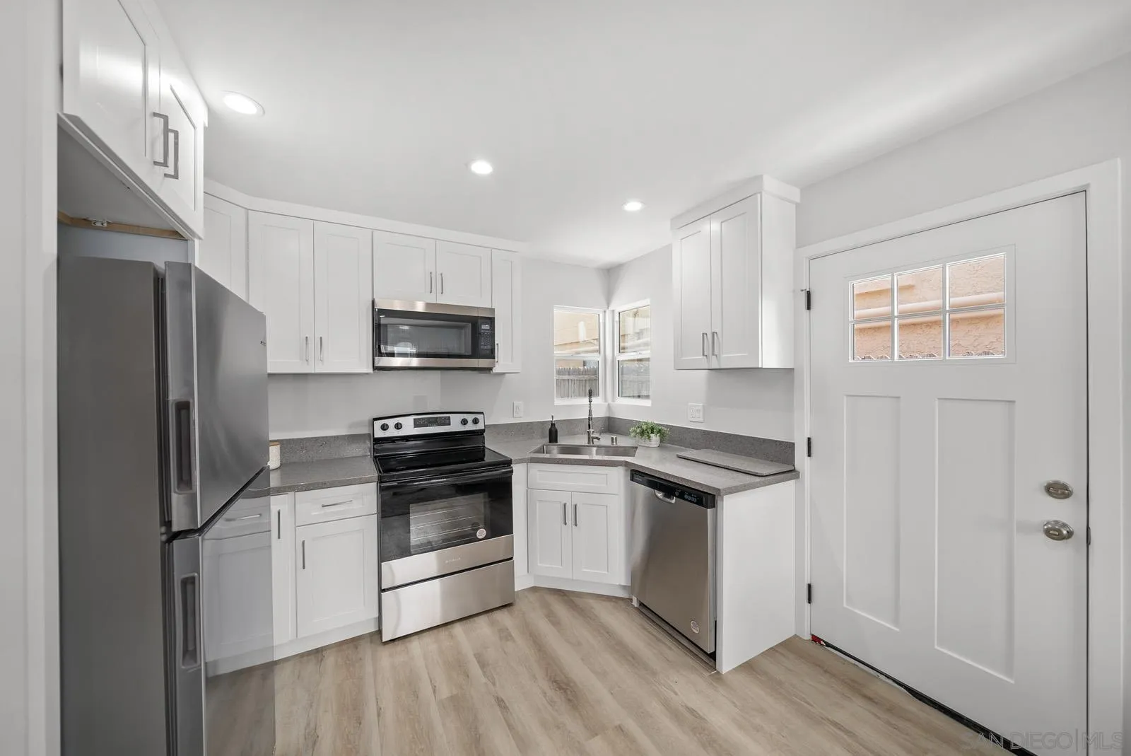 4469-75 Altadena Avenue