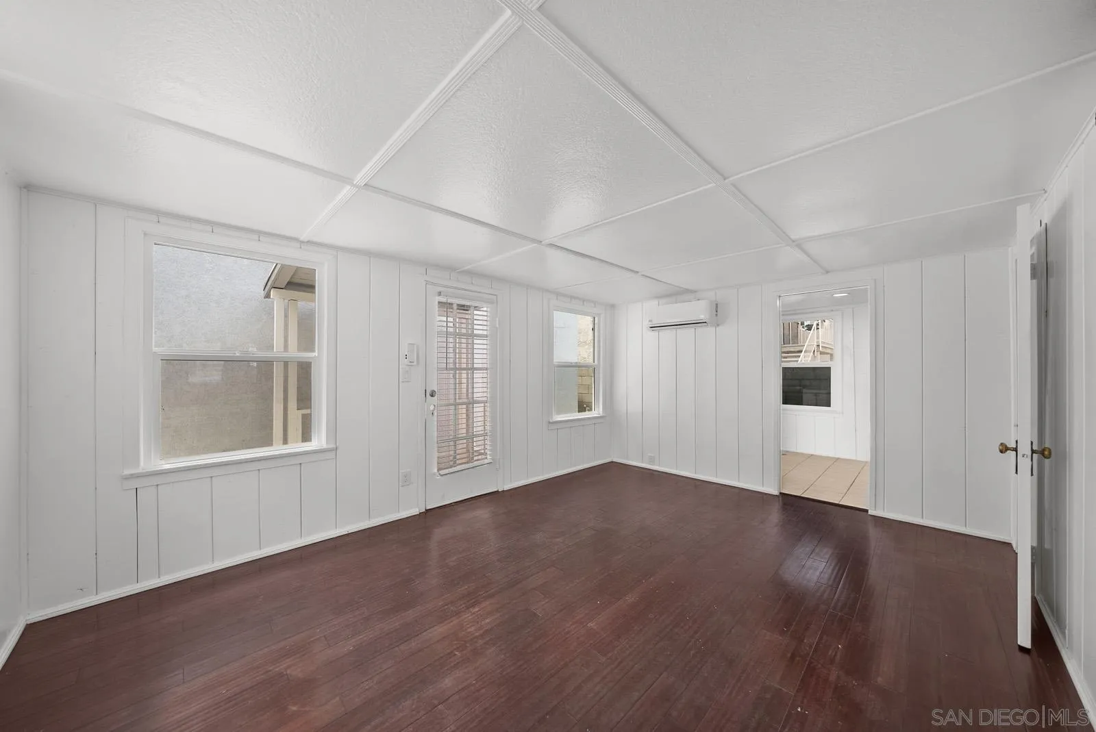 4469-75 Altadena Avenue