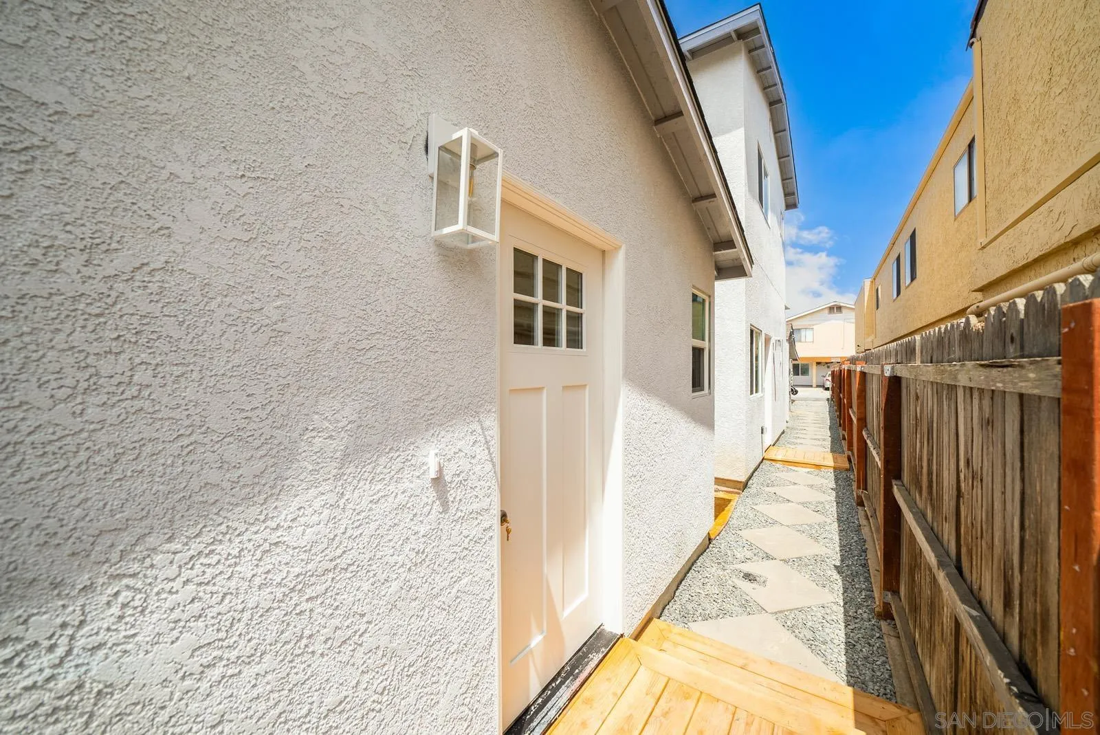 4469-75 Altadena Avenue