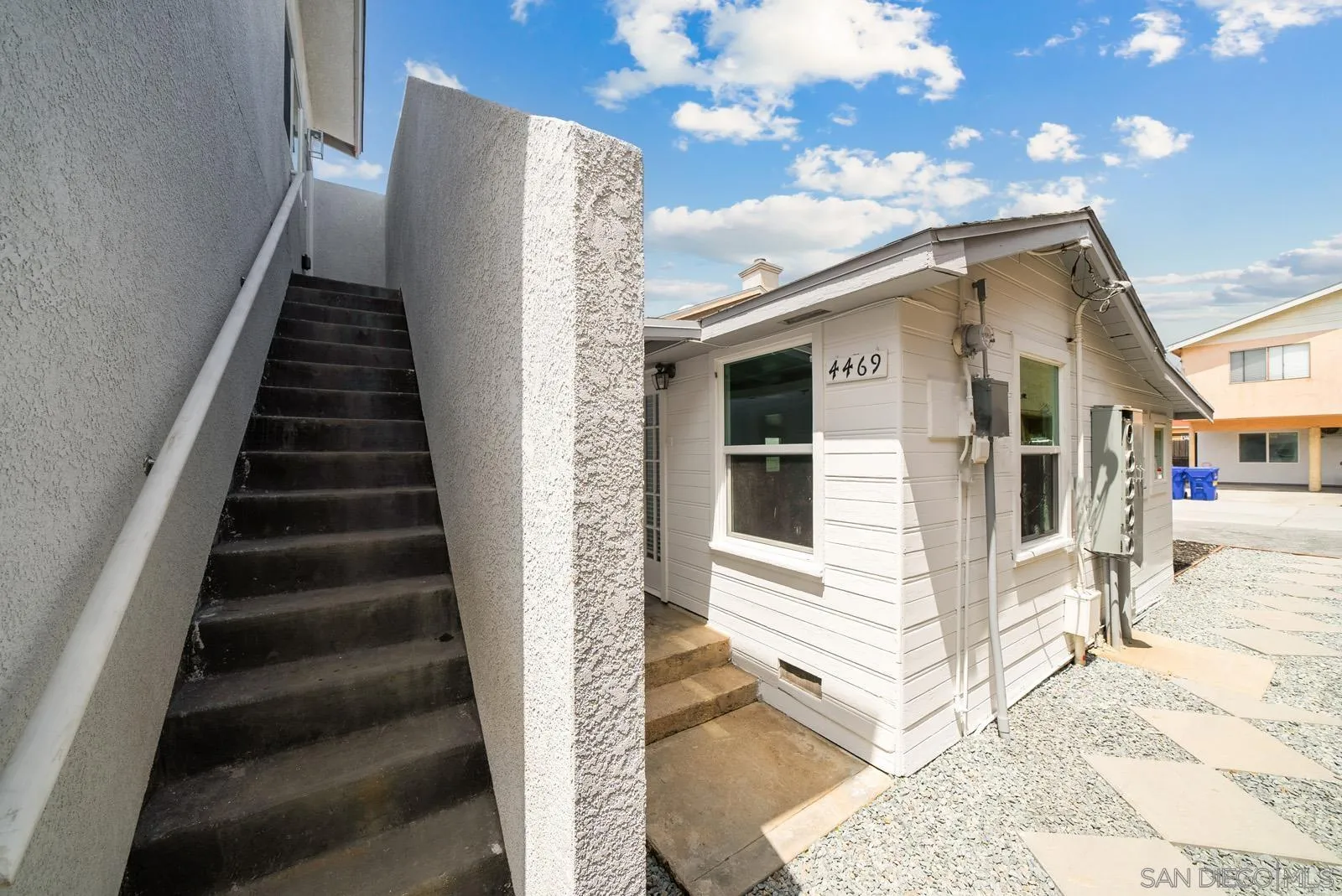 4469-75 Altadena Avenue